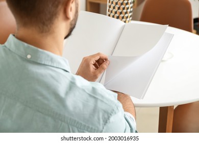 10+ Download Mockup Reading Magazine&nbsp;Psd